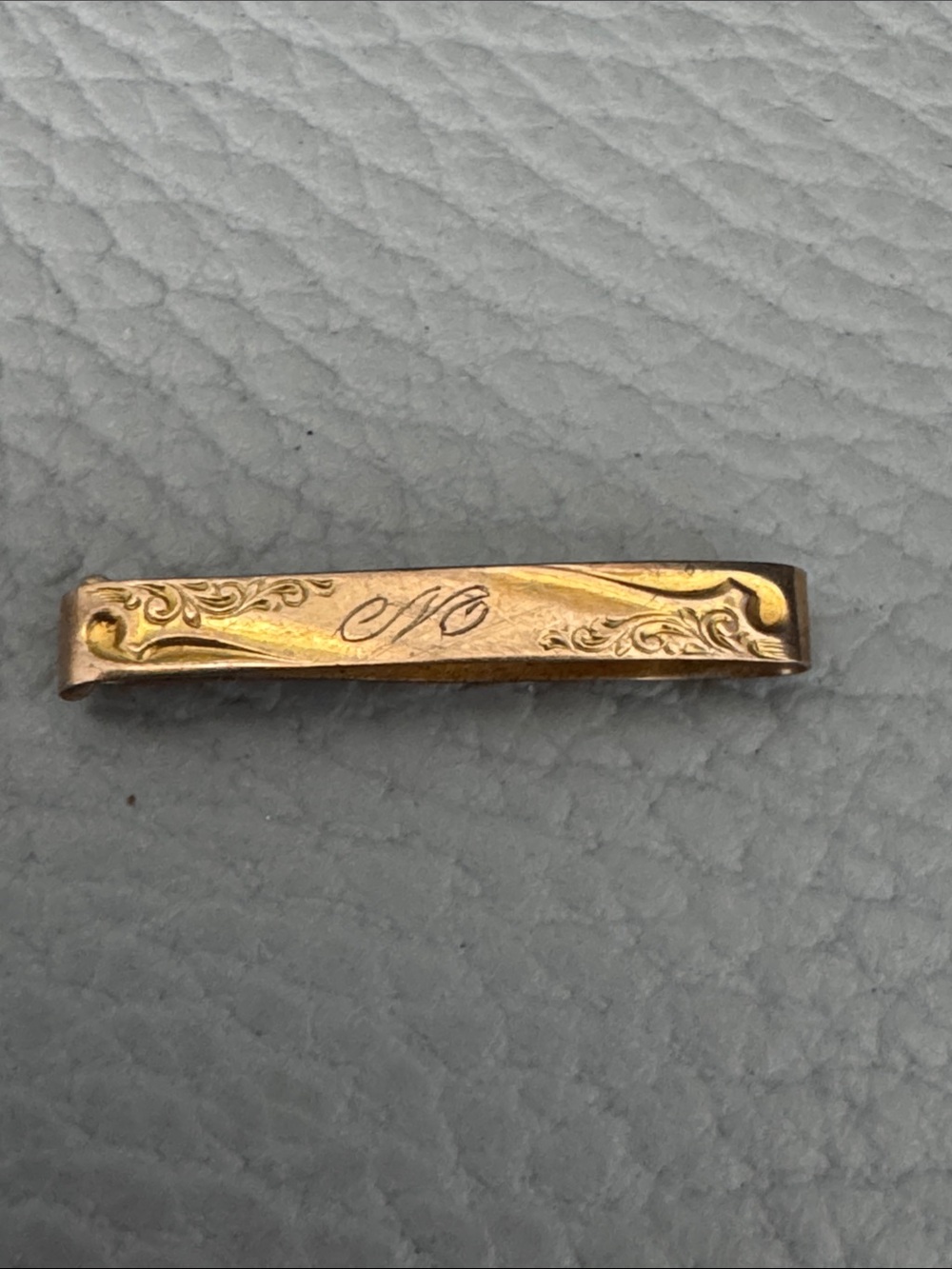 ANTIQUE VICTORIAN 10K GOLD MONOGRAMMED “M” LINGERIE BAR PIN - Picture 2 of 8